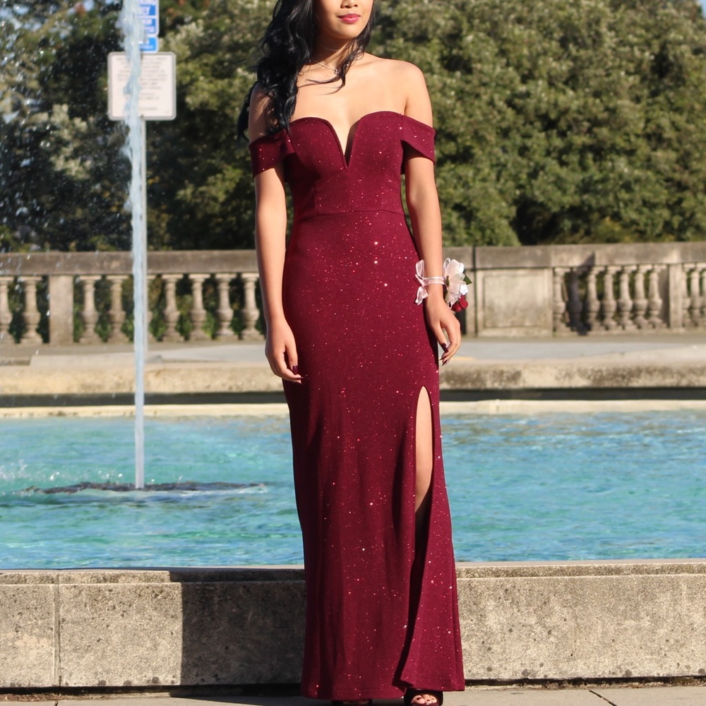 V-Wire Off the Shoulder Glitter Knit Prom Dress